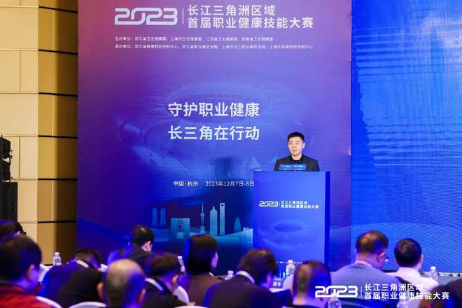 同时发生的 同时发生的